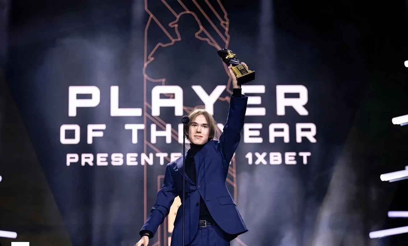 【赛后战报】老带新！EDG完美运营2：0稳扎稳打击败TT